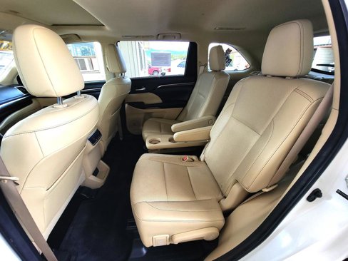 Used 2014 Toyota Highlander Limited image 10