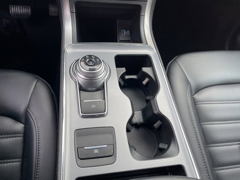 Used 2021 Ford Edge SEL image 18
