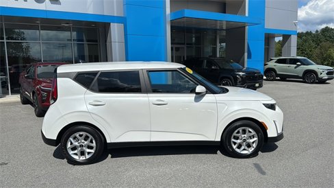 Used 2023 Kia Soul LX w/ Option Group 015 image 4