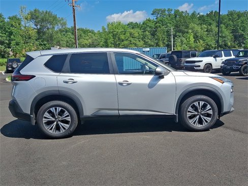 Used 2022 Nissan Rogue SV image 11