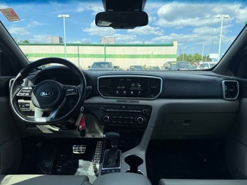 Used 2020 Kia Sportage S image 16
