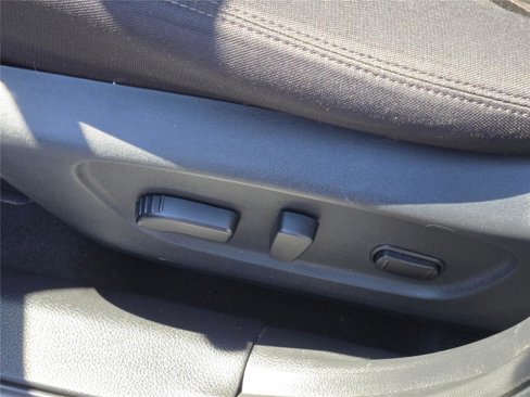 Used 2020 Nissan Rogue SV image 27