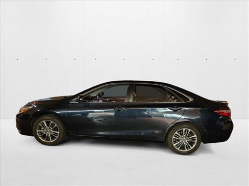 Used 2017 Toyota Camry SE w/ Moonroof Package image 8