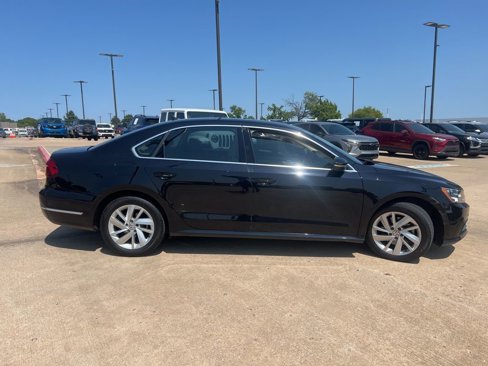 Used 2018 Volkswagen Passat 2.0T SE image 3