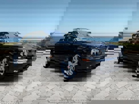 Used 2004 Jaguar XJ8 image 1