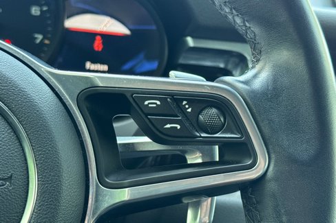 Used 2020 Porsche Macan image 27
