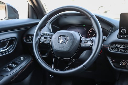 Certified 2025 Honda HR-V Sport image 16