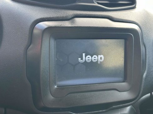 Used 2021 Jeep Renegade Sport image 17