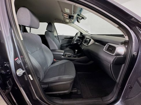 Used 2019 Kia Sorento LX image 28