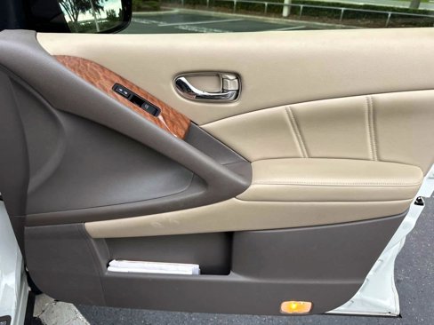 Used 2012 Nissan Murano LE w/ Platinum Pkg image 12