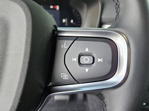 New 2026 Volvo XC40 B5 Core image 32