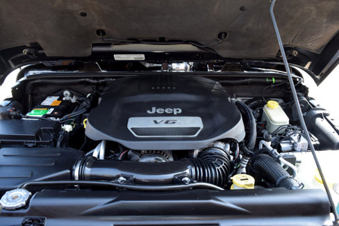 Used 2014 Jeep Wrangler Unlimited Sahara image 31