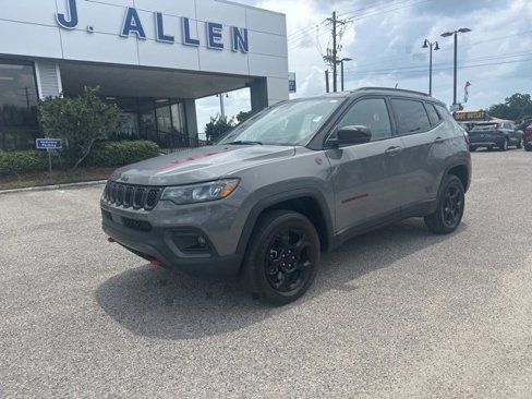 Used 2023 Jeep Compass Trailhawk image 2