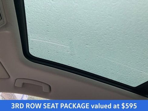 Used 2021 Volkswagen Tiguan SE w/ Panoramic Sunroof Package image 5