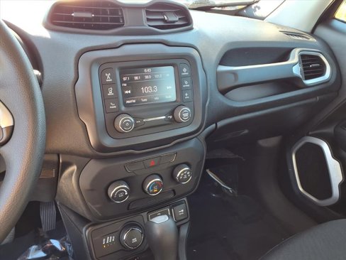 Used 2019 Jeep Renegade Sport image 6