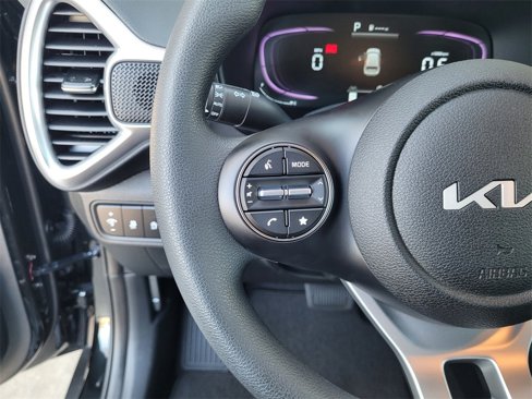 Used 2025 Kia Soul LX image 22