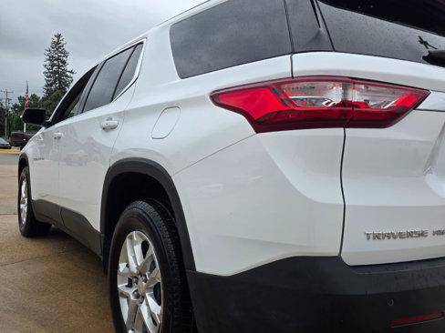 Used 2021 Chevrolet Traverse LT w/ LPO, Cargo Package image 17