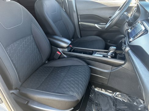 Used 2021 Nissan Kicks SV image 9