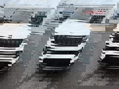 Used 2023 Jeep Compass Altitude image 2
