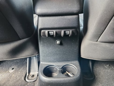 Used 2015 Jeep Wrangler Unlimited Sahara w/ Connectivity Group image 32
