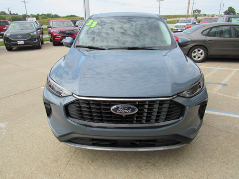Used 2023 Ford Escape Active w/ Tech Pack #2 image 2