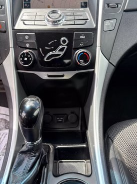 Used 2012 Hyundai Sonata SE w/ Navigation & Sunroof Pkg image 16