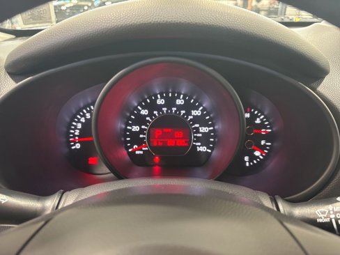 Used 2015 Kia Soul + image 6