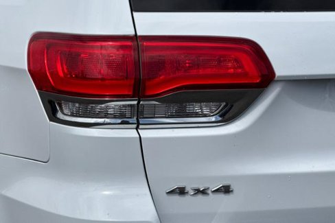 Used 2018 Jeep Grand Cherokee Limited image 31