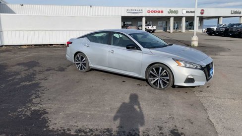 Used 2022 Nissan Altima 2.5 SR image 2
