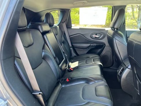 Used 2023 Jeep Cherokee Altitude Lux image 23