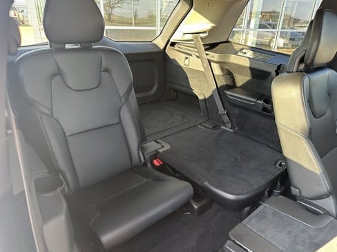 Used 2018 Volvo XC90 T5 Momentum w/ Convenience Package image 11