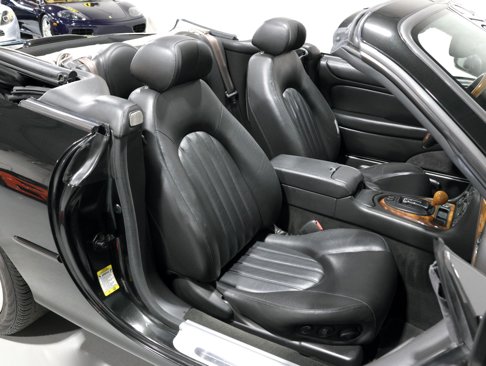 Used 2001 Jaguar XK8 Convertible image 33