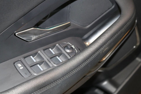 Used 2020 Jaguar E-PACE SE image 54