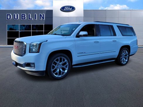 Used 2020 GMC Yukon XL SLT image 2