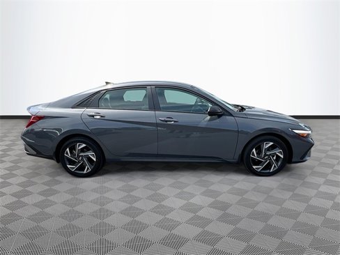 New 2025 Hyundai Elantra SEL image 8