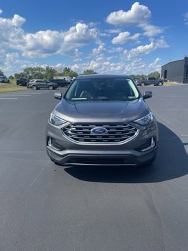 Used 2024 Ford Edge Titanium image 2