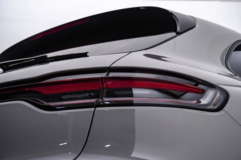 Certified 2025 Porsche Macan image 13