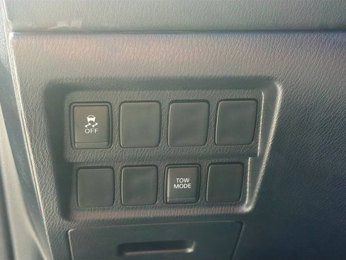 Used 2020 Nissan Pathfinder S image 10