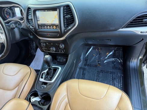 Used 2016 Jeep Cherokee 75th Anniversary image 32