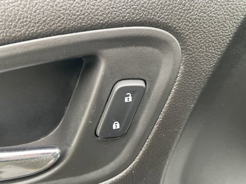 Used 2016 GMC Canyon SLT image 15