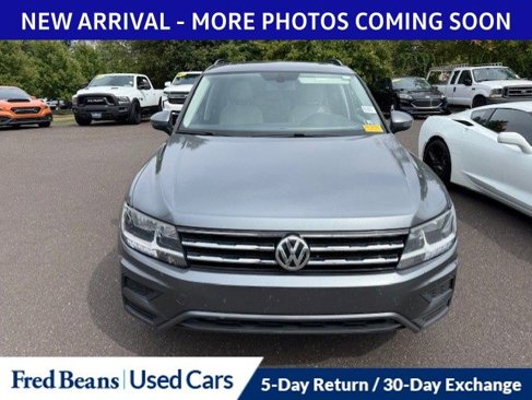 Used 2019 Volkswagen Tiguan SE w/ Panoramic Sunroof Package image 2