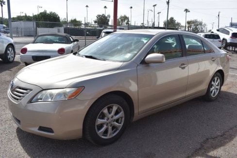 Used 2009 Toyota Camry LE image 1
