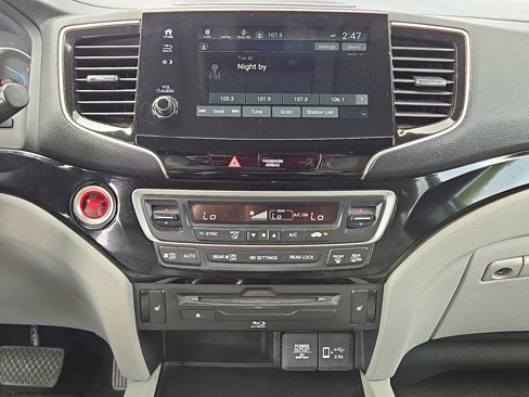 Used 2020 Honda Pilot Touring image 18
