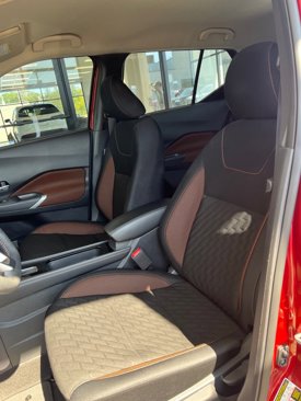 Used 2023 Nissan Kicks SR image 8