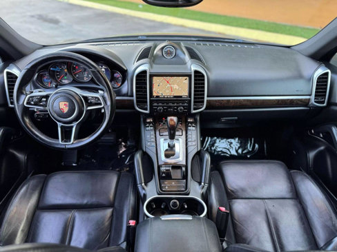Used 2016 Porsche Cayenne image 21