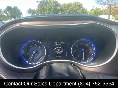 Used 2017 Chrysler Pacifica Touring-L image 21