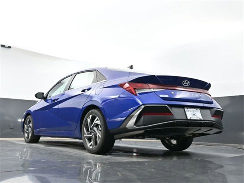 Used 2024 Hyundai Elantra SEL w/ Convenience Package image 33