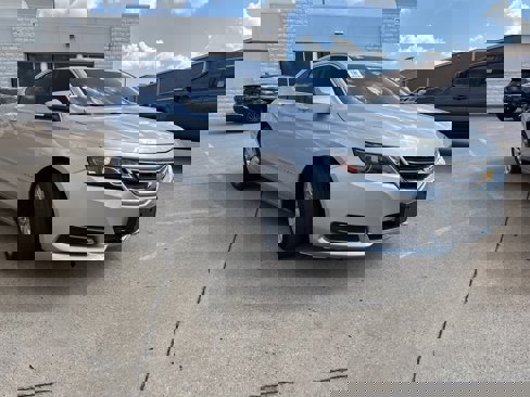 Used 2016 Chevrolet Impala LT image 3