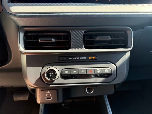 New 2025 Ford Maverick XL image 29