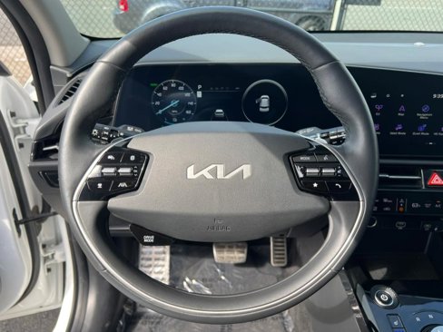 Used 2023 Kia Niro Wave image 14